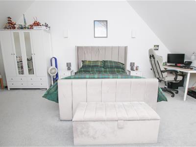 PRINCIPLE BEDROOM SUITE